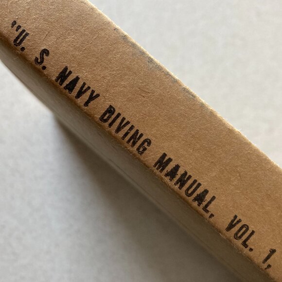 U.S. Navy Diving Vintage Manual December 1975 - Picture 11 of 12